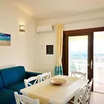 Fantastic Residenza Badus 1 Bedroomapart Sleeps 4 Possible Child Bed No0815 Badesi