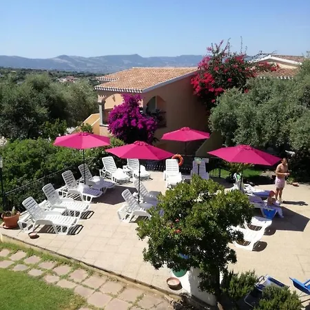 Fantastic Residenza Badus 1 Bedroomapart Sleeps 4 Possible Child Bed No0815 Apartament Badesi