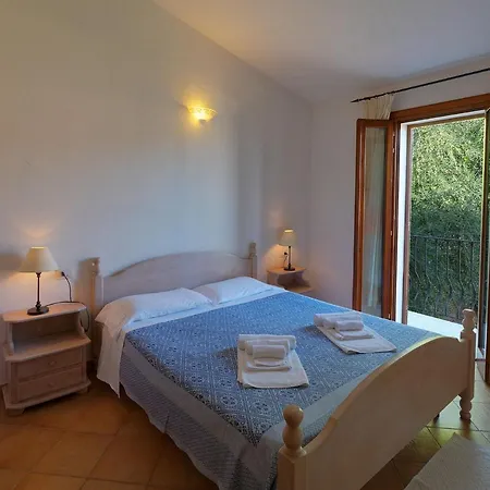 Fantastic Residenza Badus 1 Bedroomapart Sleeps 4 Possible Child Bed No0815 Badesi