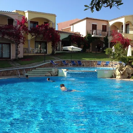 Fantastic Residenza Badus 1 Bedroomapart Sleeps 4 Possible Child Bed No0815 Apartman