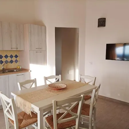Fantastic Residenza Badus 1 Bedroomapart Sleeps 4 Possible Child Bed No0815 * Badesi