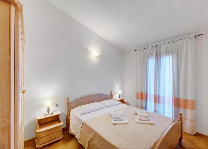 Fantastic Residenza Badus 1 Bedroomapart Sleeps 4 Possible Child Bed No0815 Badesi