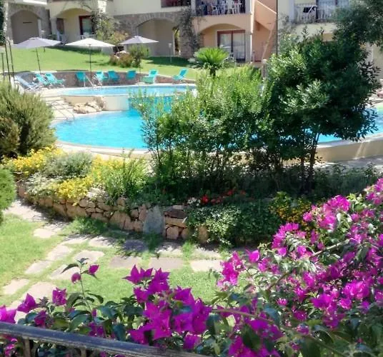Fantastic Residenza Badus 1 Bedroomapart Sleeps 4 Possible Child Bed No0815 * Badesi