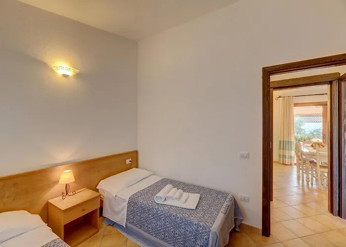 Fantastic Residenza Badus 1 Bedroomapart Sleeps 4 Possible Child Bed No0815 * Badesi